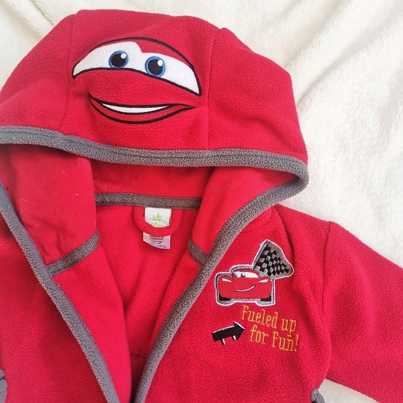 🔥3/$15🔥 Disney Baby Cars Red‎ Warm and Fuzzy Robe. - Picture 2 of 5